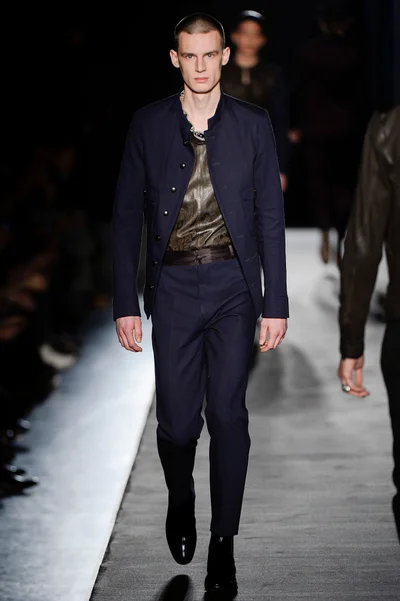 Look 15